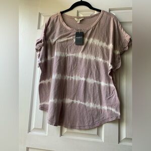New Lucky Brand tee
size M